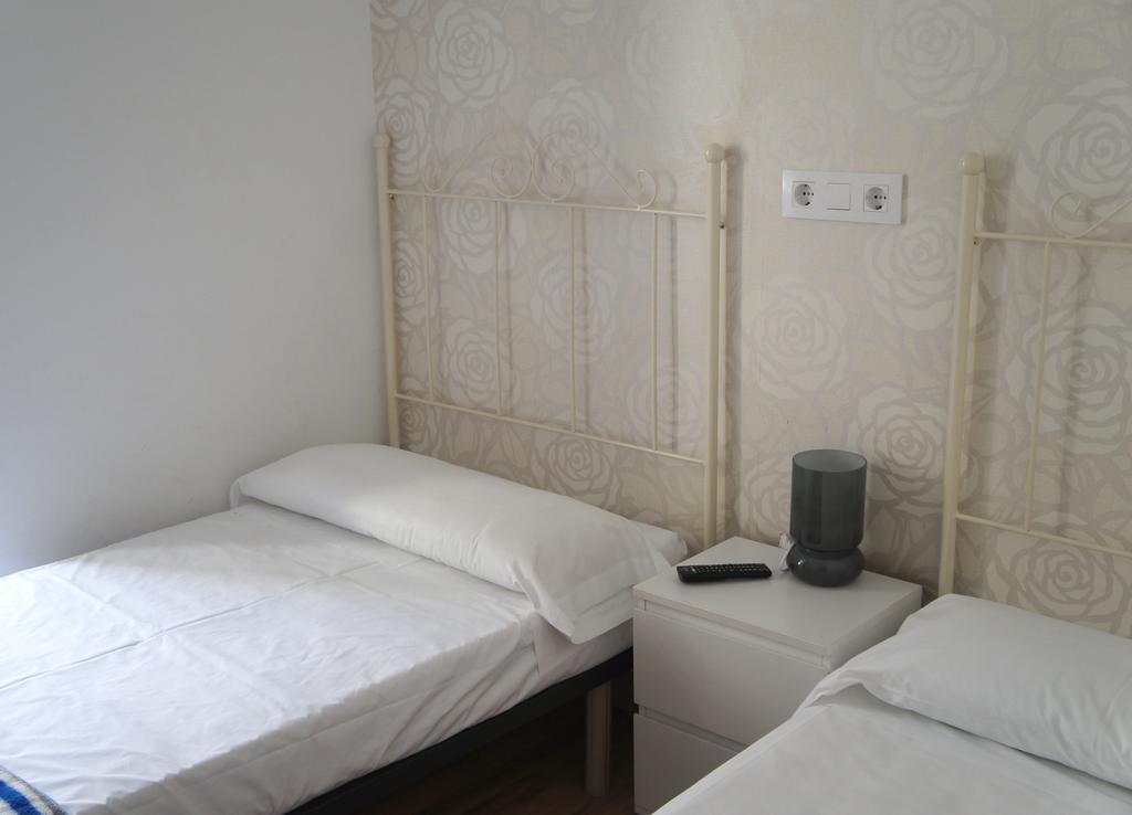 Albergue Santiago Apostol Logrono Exterior photo