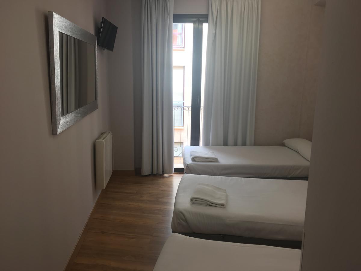 Albergue Santiago Apostol Logrono Exterior photo